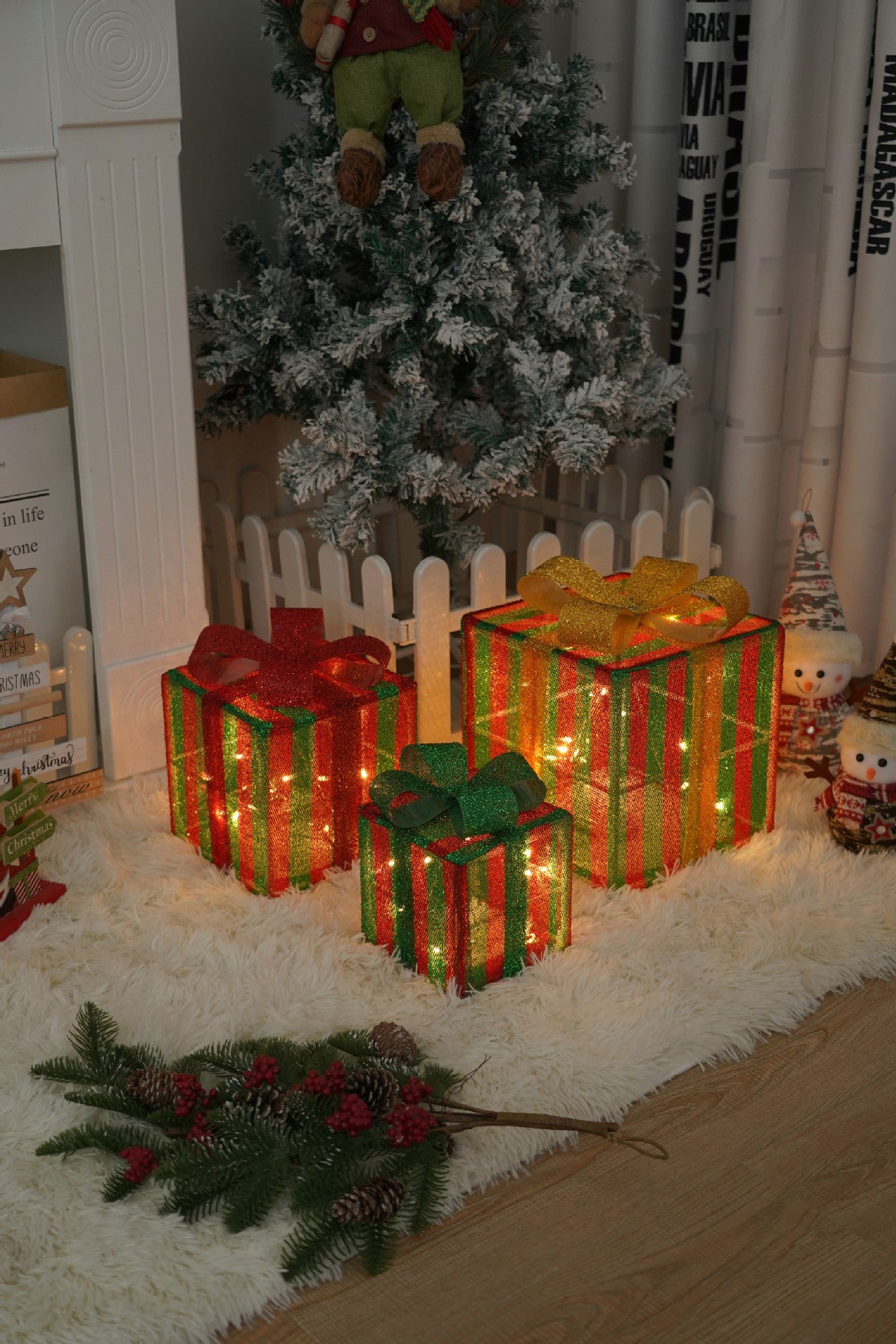 Remote Control Christmas Gift Box Lights Christmas Three-piece Decoration - MerryHaus
